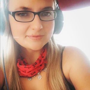 Meet your Posher, Christina